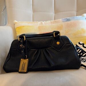 Marc Jacobs Re-Edition Baby Groovee bag in black leather